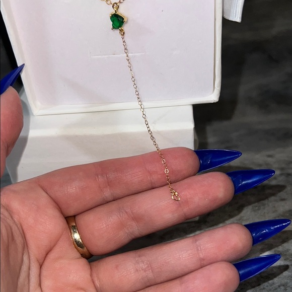 Elegant Gold Necklace with Green Pendant - Picture 2 of 2